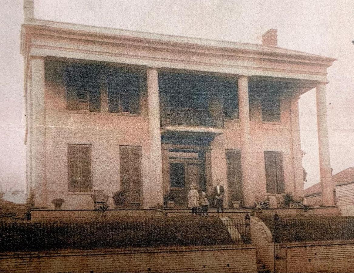 Anchuca Historic Mansion & Bed & Breakfast Vicksburg