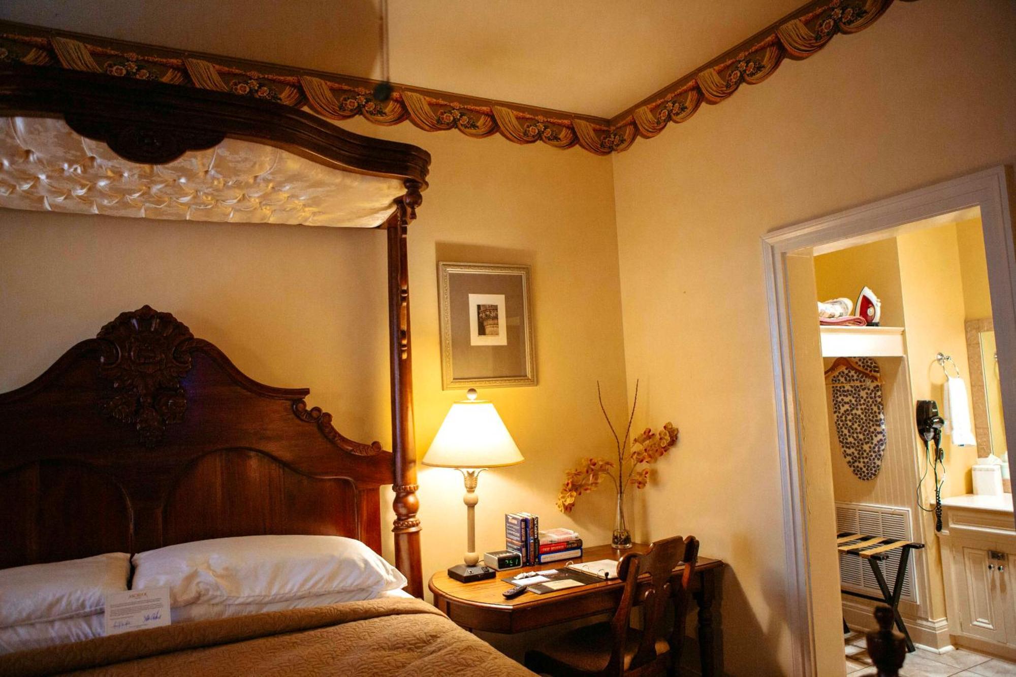 Anchuca Historic Mansion & Bed and breakfast 3*
